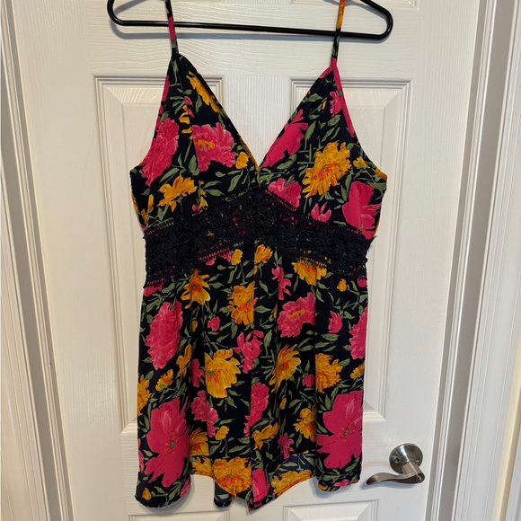 SHEIN Floral Shorts Romper XL - Picture 1 of 7